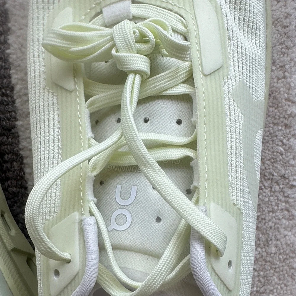 On Running Cloudmonster Women's Light Yellow Mesh Sneakers size 9.5